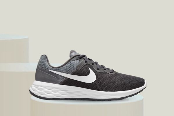 Bilde av NIKE REVOLUTION 6