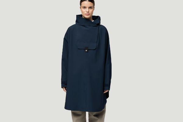 Bilde av Blæst Bergen poncho